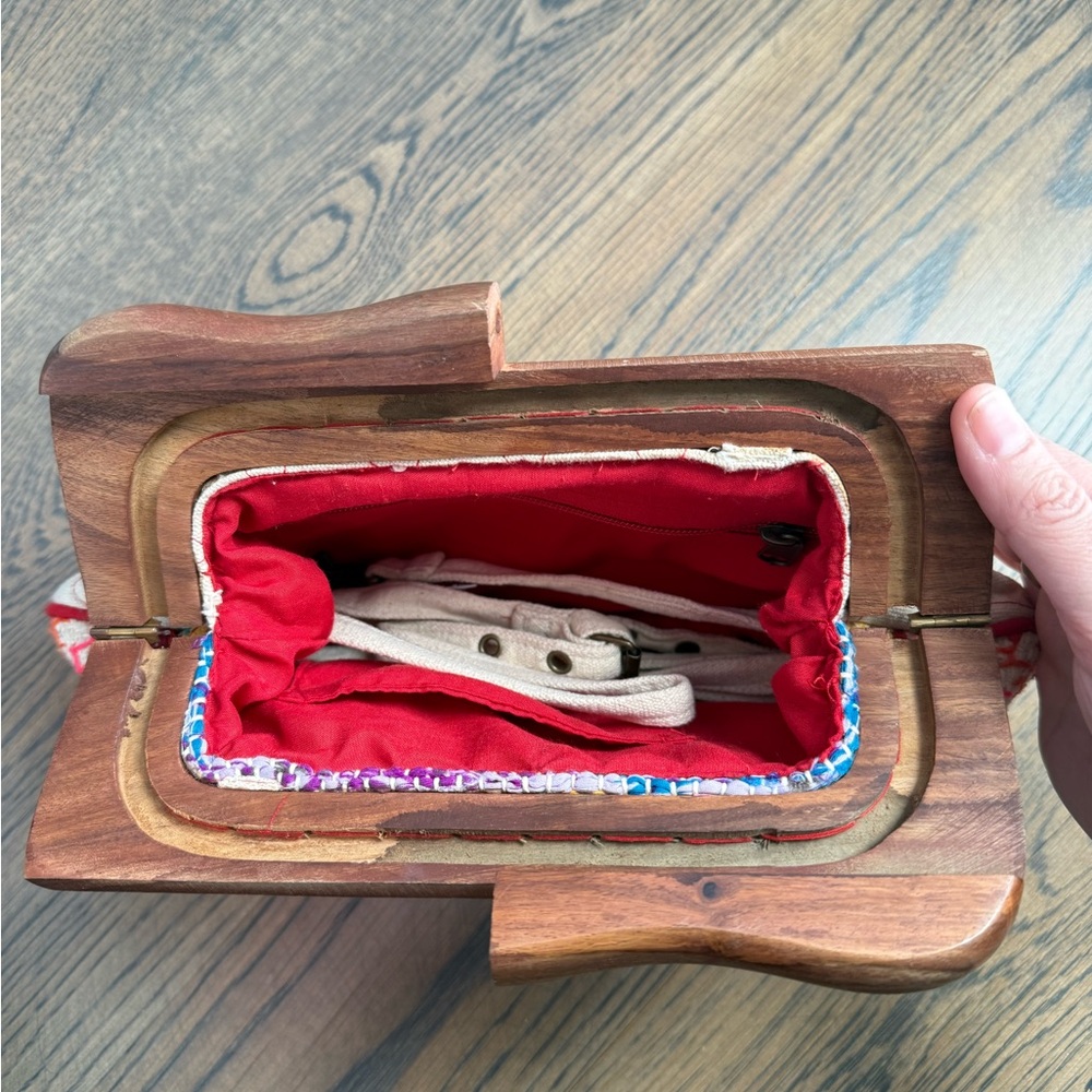 Colorful Woven Clutch Bag handmade in bă jars style with mirror embroidery. - Picture 4 of 5